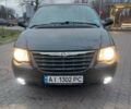 Чорний Крайслер Voyager, об'ємом двигуна 2.8 л та пробігом 225 тис. км за 5000 $, фото 1 на Automoto.ua