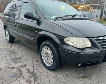 Чорний Крайслер Voyager, об'ємом двигуна 2.8 л та пробігом 225 тис. км за 5000 $, фото 4 на Automoto.ua