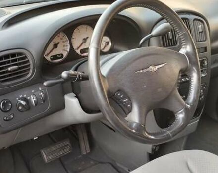 Черный Крайслер Вояджер, объемом двигателя 2.78 л и пробегом 195 тыс. км за 6500 $, фото 1 на Automoto.ua