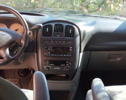 Черный Крайслер Вояджер, объемом двигателя 2.78 л и пробегом 195 тыс. км за 6500 $, фото 7 на Automoto.ua