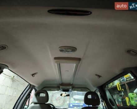 Черный Крайслер Вояджер, объемом двигателя 2.78 л и пробегом 195 тыс. км за 6500 $, фото 12 на Automoto.ua