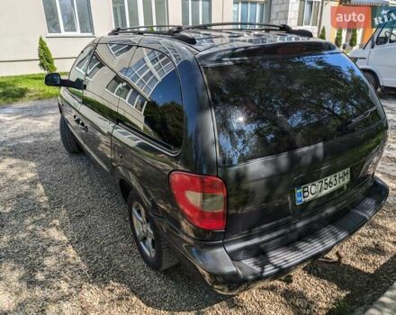 Черный Крайслер Вояджер, объемом двигателя 2.5 л и пробегом 332 тыс. км за 3500 $, фото 5 на Automoto.ua