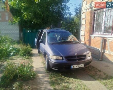 Черный Крайслер Вояджер, объемом двигателя 3.3 л и пробегом 335 тыс. км за 2500 $, фото 1 на Automoto.ua