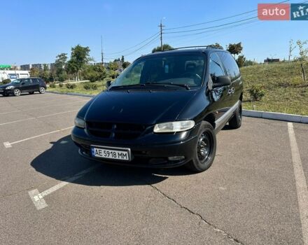 Чорний Крайслер Voyager, об'ємом двигуна 2.5 л та пробігом 363 тис. км за 4500 $, фото 1 на Automoto.ua