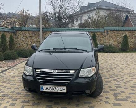 Черный Крайслер Вояджер, объемом двигателя 2.78 л и пробегом 282 тыс. км за 6350 $, фото 1 на Automoto.ua