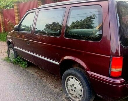 Червоний Крайслер Voyager, об'ємом двигуна 0 л та пробігом 250 тис. км за 1182 $, фото 3 на Automoto.ua