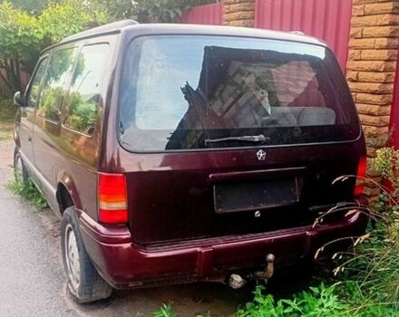 Червоний Крайслер Voyager, об'ємом двигуна 0 л та пробігом 250 тис. км за 1182 $, фото 4 на Automoto.ua