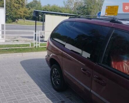 Красный Крайслер Вояджер, объемом двигателя 2.4 л и пробегом 300 тыс. км за 3550 $, фото 3 на Automoto.ua