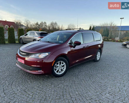 Красный Крайслер Вояджер, объемом двигателя 3.6 л и пробегом 211 тыс. км за 18900 $, фото 3 на Automoto.ua