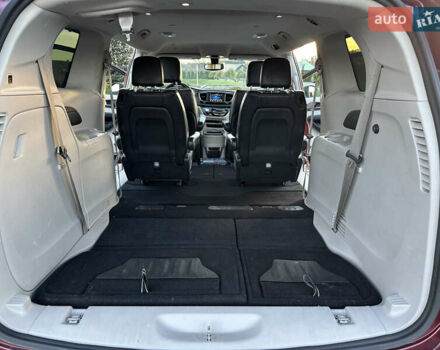 Красный Крайслер Вояджер, объемом двигателя 3.6 л и пробегом 211 тыс. км за 18900 $, фото 35 на Automoto.ua