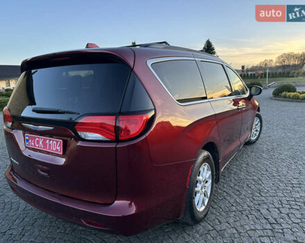 Красный Крайслер Вояджер, объемом двигателя 3.6 л и пробегом 211 тыс. км за 18900 $, фото 13 на Automoto.ua