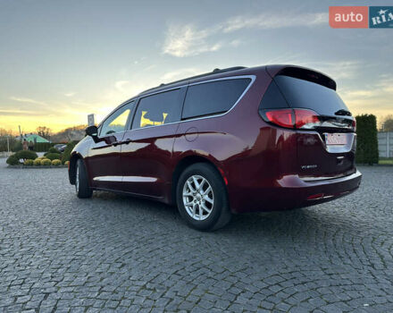 Красный Крайслер Вояджер, объемом двигателя 3.6 л и пробегом 211 тыс. км за 18900 $, фото 6 на Automoto.ua