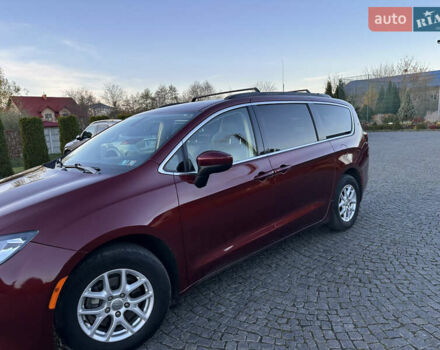 Красный Крайслер Вояджер, объемом двигателя 3.6 л и пробегом 211 тыс. км за 18900 $, фото 19 на Automoto.ua