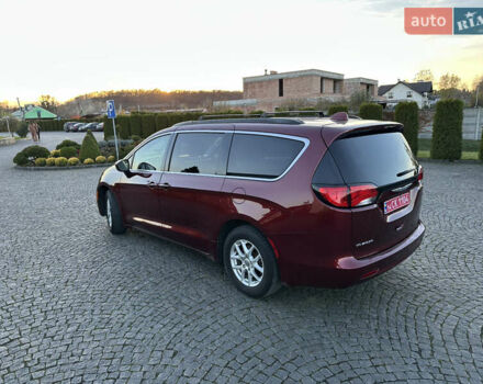 Красный Крайслер Вояджер, объемом двигателя 3.6 л и пробегом 211 тыс. км за 18900 $, фото 8 на Automoto.ua