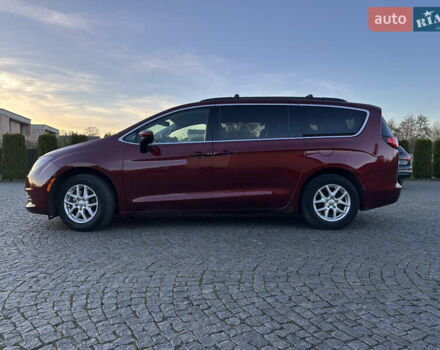 Красный Крайслер Вояджер, объемом двигателя 3.6 л и пробегом 211 тыс. км за 18900 $, фото 5 на Automoto.ua