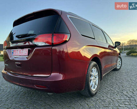 Красный Крайслер Вояджер, объемом двигателя 3.6 л и пробегом 211 тыс. км за 18900 $, фото 12 на Automoto.ua