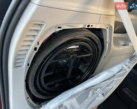 Красный Крайслер Вояджер, объемом двигателя 3.6 л и пробегом 211 тыс. км за 18900 $, фото 36 на Automoto.ua