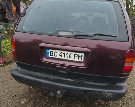 Красный Крайслер Вояджер, объемом двигателя 2.5 л и пробегом 490 тыс. км за 1963 $, фото 6 на Automoto.ua