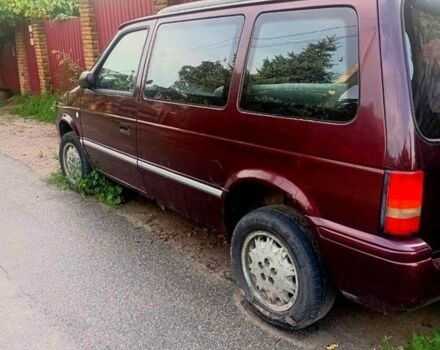 Красный Крайслер Вояджер, объемом двигателя 0 л и пробегом 250 тыс. км за 1182 $, фото 1 на Automoto.ua