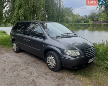 Крайслер Вояджер, объемом двигателя 2.8 л и пробегом 365 тыс. км за 4100 $, фото 5 на Automoto.ua
