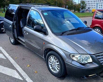 Крайслер Вояджер, объемом двигателя 2.8 л и пробегом 280 тыс. км за 3500 $, фото 2 на Automoto.ua