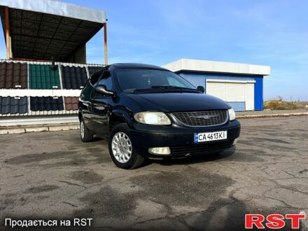 Крайслер Вояджер, объемом двигателя 2.4 л и пробегом 250 тыс. км за 3499 $, фото 1 на Automoto.ua