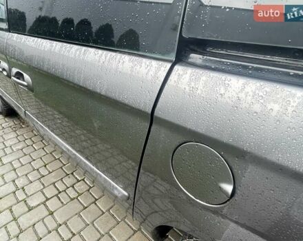 Серый Крайслер Вояджер, объемом двигателя 2.43 л и пробегом 313 тыс. км за 6500 $, фото 16 на Automoto.ua