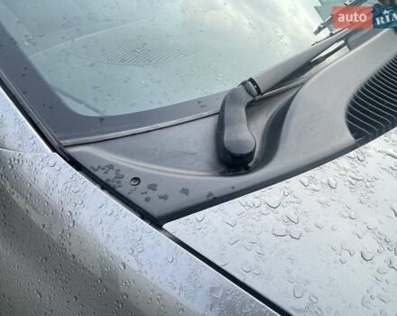 Серый Крайслер Вояджер, объемом двигателя 2.43 л и пробегом 313 тыс. км за 6500 $, фото 20 на Automoto.ua