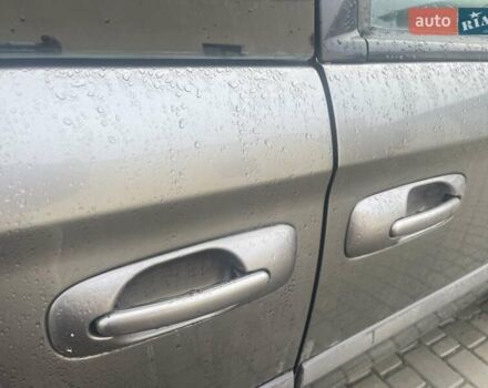 Серый Крайслер Вояджер, объемом двигателя 2.43 л и пробегом 313 тыс. км за 6500 $, фото 8 на Automoto.ua