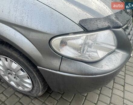 Серый Крайслер Вояджер, объемом двигателя 2.43 л и пробегом 313 тыс. км за 6500 $, фото 21 на Automoto.ua