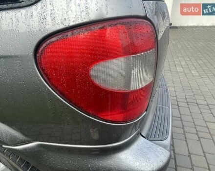 Серый Крайслер Вояджер, объемом двигателя 2.43 л и пробегом 313 тыс. км за 6500 $, фото 14 на Automoto.ua