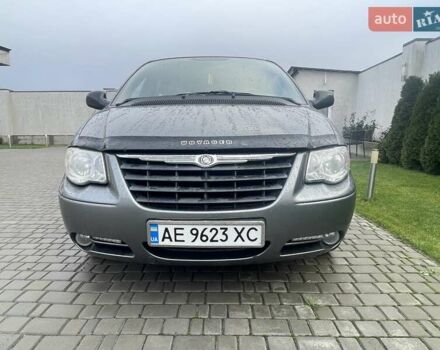 Серый Крайслер Вояджер, объемом двигателя 2.43 л и пробегом 313 тыс. км за 6500 $, фото 53 на Automoto.ua