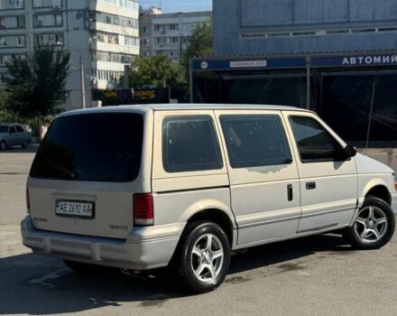 Крайслер Вояджер 1995 в Запорожье на Automoto.ua Серый Крайслер Вояджер, объемом двигателя 2.5 л и пробегом 250 тыс. км за 1400 $, фото 4 на Automoto.ua