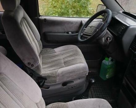 Серый Крайслер Вояджер, объемом двигателя 2.5 л и пробегом 145 тыс. км за 2700 $, фото 8 на Automoto.ua