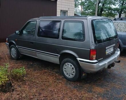 Серый Крайслер Вояджер, объемом двигателя 2.5 л и пробегом 145 тыс. км за 2700 $, фото 2 на Automoto.ua