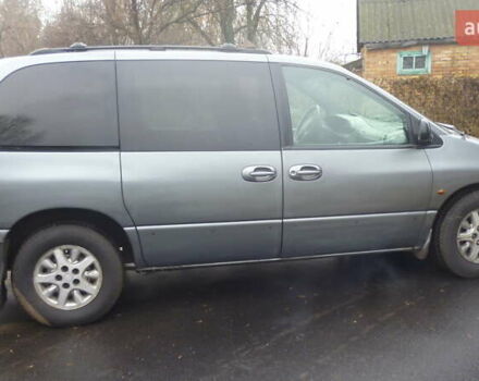 Серый Крайслер Вояджер, объемом двигателя 2.5 л и пробегом 400 тыс. км за 4500 $, фото 2 на Automoto.ua