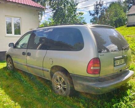 Сірий Крайслер Voyager, об'ємом двигуна 2.5 л та пробігом 420 тис. км за 2652 $, фото 1 на Automoto.ua