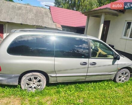 Сірий Крайслер Voyager, об'ємом двигуна 2.5 л та пробігом 420 тис. км за 2652 $, фото 2 на Automoto.ua