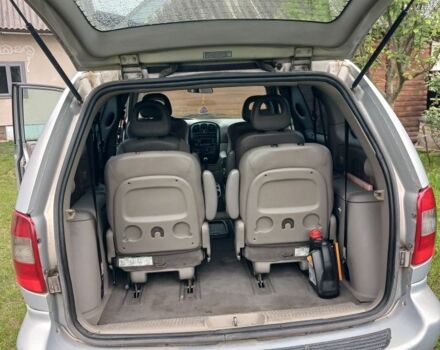 Серый Крайслер Вояджер, объемом двигателя 2.5 л и пробегом 280 тыс. км за 3539 $, фото 3 на Automoto.ua