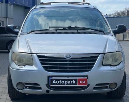 Серый Крайслер Вояджер, объемом двигателя 2.5 л и пробегом 396 тыс. км за 4640 $, фото 2 на Automoto.ua