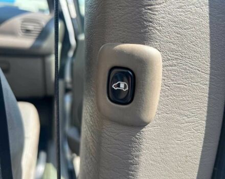 Серый Крайслер Вояджер, объемом двигателя 2.5 л и пробегом 396 тыс. км за 4640 $, фото 18 на Automoto.ua