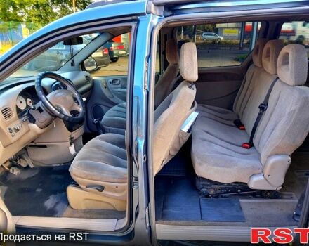 Крайслер Вояджер 2001 в Шостке на Automoto.ua Серый Крайслер Вояджер, объемом двигателя 2.4 л и пробегом 400 тыс. км за 5300 $, фото 5 на Automoto.ua