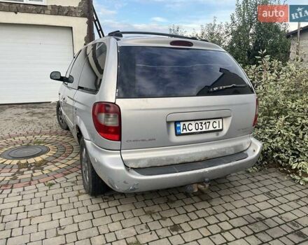 Серый Крайслер Вояджер, объемом двигателя 2.5 л и пробегом 450 тыс. км за 2800 $, фото 1 на Automoto.ua