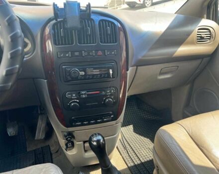 Серый Крайслер Вояджер, объемом двигателя 2.5 л и пробегом 396 тыс. км за 4640 $, фото 21 на Automoto.ua