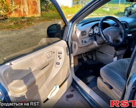 Крайслер Вояджер 2001 в Шостке на Automoto.ua Серый Крайслер Вояджер, объемом двигателя 2.4 л и пробегом 400 тыс. км за 5300 $, фото 6 на Automoto.ua