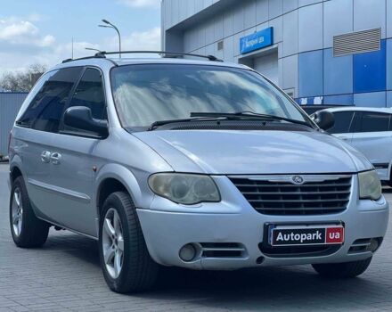 Серый Крайслер Вояджер, объемом двигателя 2.5 л и пробегом 396 тыс. км за 4640 $, фото 3 на Automoto.ua