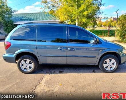 Крайслер Вояджер 2001 в Шостке на Automoto.ua Серый Крайслер Вояджер, объемом двигателя 2.4 л и пробегом 400 тыс. км за 5300 $, фото 1 на Automoto.ua