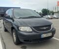 Серый Крайслер Вояджер, объемом двигателя 2.5 л и пробегом 420 тыс. км за 2800 $, фото 1 на Automoto.ua
