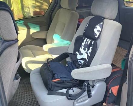 Сірий Крайслер Voyager, об'ємом двигуна 2.5 л та пробігом 312 тис. км за 4800 $, фото 9 на Automoto.ua