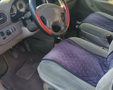 Сірий Крайслер Voyager, об'ємом двигуна 2.5 л та пробігом 312 тис. км за 4800 $, фото 4 на Automoto.ua